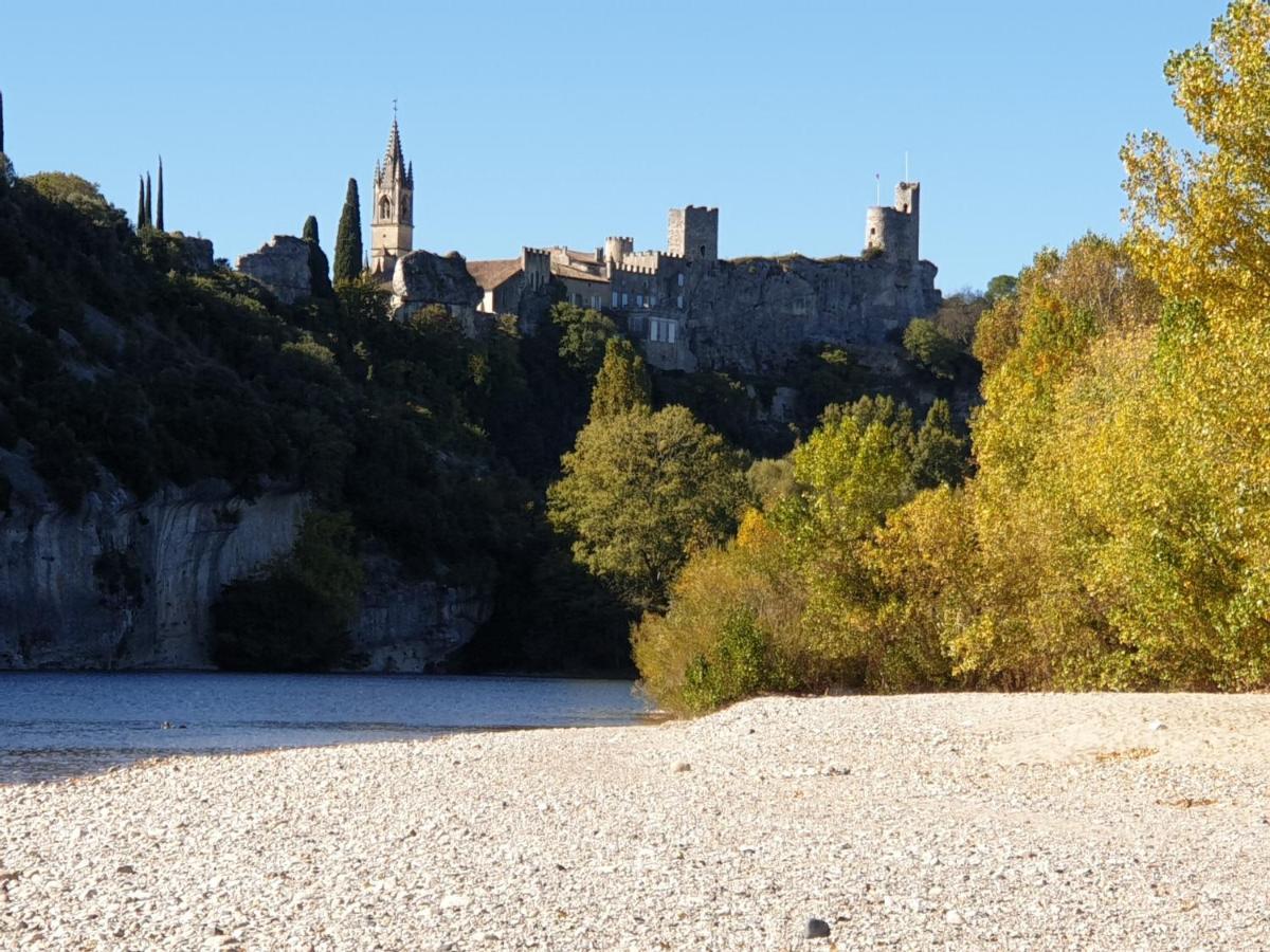 Le Clos Du Grand Chene - Gites 4 Etoiles - Saint-Marcel-d'Ardeche Luaran gambar
